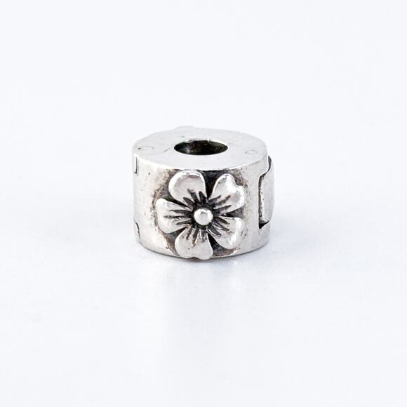 Vintage CHAM Thailand Sterling Silver 925 1cm Floral Clip Charm Bead - Picture 4 of 9
